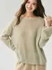 Suéter minimalista Campari de caimento relaxado, feito de seda e cashmere para mulheres, com decote de um ombro só e design de tricô solto e casual.