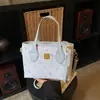 Bolsa de Mão Modelo 2026 Estilo Desenho Animado de Fábrica de Origem para Comércio Exterior, Bolsa de Mão e Bolsa Transversal, Moderna e Versátil, Exquisite Bolsa Estilo Cesta