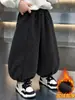 Pantalones de Forro Polar para Niños Otoño e Invierno Niños Pequeños Monopieza Pantalones de Chándal de Terciopelo 2026 Nuevos Pantalones Gruesos para Niños con Puños y Pierna Curva