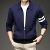 Suéter cardigan de novo estilo com gola virada, estilo TB, para homens, jaqueta cardigan simples de cor sólida para outono, malha masculina para negócios