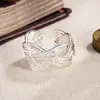 Anillo trenzado de cuentas entrelazadas plateadas vintage nuevo para mujer, diseño de nicho, anillo para el dedo índice, anillo único de alta gama