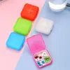 Pastillero de Viaje Cruz Cuatro Compartimentos Portátil Recargable Pequeño Mini Pastillero Organizador de Pastillas de 7 Días Estuche para Pastillas para Llevar