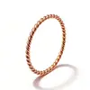 Anillo Trenzado de Acero de Titanio Best-Seller Transfronterizo de Amazon para Mujer, Diseño Sencillo de Nicho, Sensación de Alta Gama, Joyería que No se Desvanece