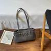Pelúcia Ursinho Pingente Requintado Nova Bolsa Fashion de Camurça 2026 Retro Ombro Único Sobrancelha Feminina Outono/Inverno