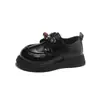 Nuevos Zapatos de Cuero para Niños Otoño 2026 Estilo Británico Marrones para Niñas Suela Blanda Zapatos Individuales para Actuaciones de Niños Pequeños y Uso Casual