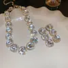 Pendientes y Conjunto de Collar de Piedras Preciosas Esmeralda Brillantes con Diamantes, Cadena de Clavícula de Lujo Ligero de Nicho, Conjunto de Joyería Estilo Palacio para Mujeres