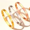 Moda Transfronteriza Europea y Americana Personalizado a Presión Pareja Eterna Pulseras Lisas Brazaletes Ovalados Abiertos Pulseras de Exportación