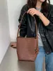 Bolso Tote Tejido de Nicho Retro Transfronterizo 2026 Nuevo Gran Capacidad para Viajes Diarios Bolso de Hombro Único Bolso Casual de Hombro Único Debajo del Brazo