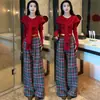 Conjunto de duas peças estiloso e elegante: suéter de tricô e calça pantalona xadrez para mulheres, conjunto elegante para afinar a silhueta na primavera e no outono