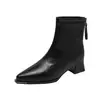 En stock. Usar estos zapatos te hace ver más delgado y son muy cómodos. Caminarás con un paso ligero.