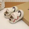 Zapatos Deportivos de Caminar Antipatadas Estilo Coreano Nuevos Otoño 2026 para Niños Pequeños, Zapatos Casuales de Jardín de Infancia con Velcro para Estudiantes
