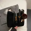 Bolso de Hombro Nuevo Personalizado Sencillo y Moderno Tendencia Otoño e Invierno Textura Moderna Bolso Cuadrado Pequeño 2025 Bolso de Hombro de Nicho para Mujer