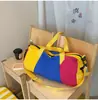 Nueva Bolsa de Viaje de Bloques de Color de Moda, Nailon Repelente al Agua, Bolsa Versátil para Deportes y Fitness, Bolsa de Equipaje de Corta Distancia con Separación de Seco y Húmedo