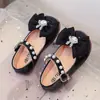 Zapatos de Princesa para Niños 2026 Primavera/Otoño Nuevos Zapatos de Una Sola Pieza con Pedrería Perla y Lazo, Boca Baja, Zapatos Pequeños de Cuero, Suela Suave, Zapatos para Actuación