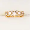 Anillo de Rombos Geométricos Brillantes con Circonita Exquisito Pequeño Estilo Francés Dulce Anillo de Cobre Puro para Mujer Joyería al por Mayor Venta Caliente Transfronteriza