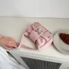 2025 Primavera/Verão Nova Moda Personalidade Bolsa de Ombro Único de Temporada para Mulheres Trendy Nicho Casual Commuter Axilar Pequena Bolsa Quadrada