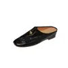 Mules Dobradas de Couro Bovino de Primeira Camada com Bico Fechado, Novo Estilo com Fivela de Cabacinha, Bico Quadrado, Polimento Colorido, Salto Escondido, Chinelos Casuais para Uso Externo para Mulheres