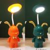 Lámpara de escritorio enchufable con protección para los ojos, ideal para estudiantes universitarios, lectura, aprendizaje, dormitorio, mesita de noche, regalo creativo con dibujos animados.