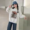 Moletom de Outono para Meninas 2026 Novo Estilo Estampa de Desenho Animado Infantil Soltinho Manga Longa Roupa Estilosa para Meninas