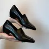 Zapatos de cuero retro para mujer con textura de piel de oveja, estilo británico, punta cuadrada, simples y versátiles para el trabajo, mocasines slip-on con tacón grueso para mujer
