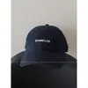 Gorra de Béisbol Bordada con Letras Nueva Colección Otoño/Invierno 2026 Estilo Coreano Unisex Pareja Versátil Adelgazante Facial Gorra de Béisbol Morada