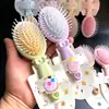 M61 Peine de Color Lindo para Estudiantes con Cojín de Aire Peine de Color Caramelo de Dibujos Animados Peine de Bolsa de Aire para Niños Peine de Peluquería Ovalado con Bolsa de Aire Masajeador