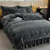 Nuevo Juego de Cubre Cama de Terciopelo Tallado de Cuatro Piezas, Terciopelo Térmico Grueso de Alto Peso para Invierno, Cubre Cama Completamente Mate, Terciopelo de Leche
