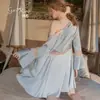 Ropa de Dormir Sexy tipo Rosa con Encaje Profundo y Cordones Mangas de Campana Dulces con Almohadillas en el Pecho Conjunto de Satén para Mujer 1713