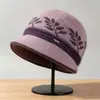 Sombreros para mujeres de mediana edad y ancianas otoño e invierno piel de conejo tejido de ala ancha a prueba de frío sombrero de punto señora mayor abuela más terciopelo cálido lana