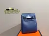 Nueva bolsa de pecho estilo Kelly de cuero de plena flor con patrón de lichi, unisex, diseño casual y simple, adecuada para llevar al hombro o cruzada