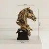 El silencio es el porche dorado vitrina de vinos maldad no digas las palabras de uno adornos de lujo ligero escultura oficina sala de estar obra de arte