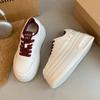 Zapatillas de Gama Alta Rojo Angora Zapatos Deportivos Casuales para Mujer 2025 Primavera y Otoño Nuevos Aumentadores de Altura Suela Súper Gruesa Zapatos Blancos