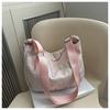 Saco Popular Feminino Verão 2024 Nova moda moda Tote Bag Casual Grande Capacidade Commuter Leisure Shoulder Bag