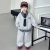 2142 Conjunto de Primavera y Otoño para Niños 2026 Nuevo Estilo Coreano Sudadera Infantil Camisa a Cuadros Conjunto Dos en Uno para Niños Pequeños a la Moda