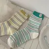 Meias Coloridas Listradas de Lápis de Cor para Mulheres, Meias de Algodão Estilo Coreano, Novas Meias Sem Costura de Cano Médio com Etiquetas de Tecido de Gatinho de Desenho Animado Fofas