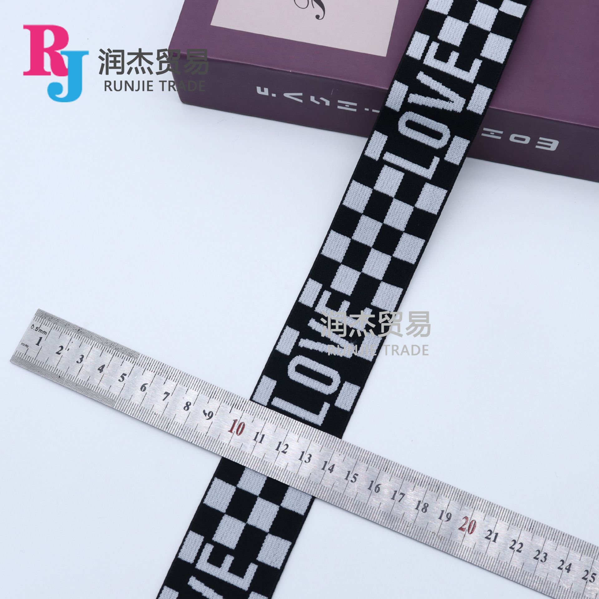 10黑白love格4cm.jpg