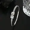Pulsera de Mano Personalizada de Zirconia Micro-Pavé con Electrochapado de Oro Real para Mujer, Pulsera de Uñas de Mariposa con Letra H de Alta Gama, Pulsera de Lujo Accesible