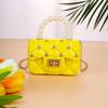 Nuevo bolso de celosía de diamantes de verano para mujer Bolso bandolera portátil de perlas para comercio exterior transfronterizo Suministro de fabricantes bolso de gelatina