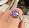 Anel Octogonal de Alta Qualidade Millennium Corte Rosa Verde e Roxo Anel Borboleta Rosa Diamante de Alto Carbono Anel Azul Tansang Feminino