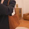 2023 nuevo bolso de hombro de terciopelo otoño e invierno nuevo bolso tipo cubo de gran capacidad que combina con todo bolso de axila para mujer casual mercancía de fábrica