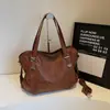 Bolsa Feminina 2026 Primavera Novo Estilo Bolsa Tote para o Dia a Dia Bolsa de Ombro Único Transversal Retrô Europeu e Americano Bolsa de Axila de Grande Capacidade Simples
