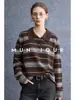 Estilo Relaxado Old Money_Suéter Macio Quente de Lã Cashmere com Gola Polo e Manga Longa em Blocos de Cor Listrados na Moda
