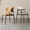 Silla de comedor minimalista italiana para uso doméstico, silla de comedor retro francesa simple moderna, silla de diseñador de lujo ligero de alta gama con respaldo