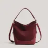 Bolso de Gamuza de Venta Caliente para Mujer con Acabado de Lujo, Moderno y Versátil, Bolso de Hombro Cruzado, Nuevo Bolso Cubo de Nicho de Gran Capacidad para Mujer