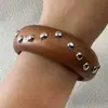Yong Ge Adornos Retro Europeo y Americano Remache Madera Maciza Pulsera Ancha Punk Estilo Étnico Envejecido Multicolor Pulsera de Madera para Mujer