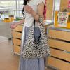 Bolsa de Ombro Leopardo Grande Capacidade Popular Estilo Coreano Moda Bolsa de Axila Dupla Face Versátil Tendência Bolsa Tote
