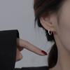 Pendientes de plata de ley con hebilla para oreja, diseño de nicho para mujer, 2023, nuevos y modernos, pendientes de plata de alta calidad con agujeros para las orejas.
