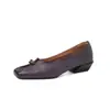 Zapatos de Mujer para Commuter de Cuero Genuino, Estilo Europeo, Hebilla de Metal, Plisados de Piel de Oveja, Tacón Bajo Grueso Cuadrado, Otoño 2026