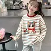 Camiseta de rayas para niña 2026 primavera y otoño nuevo estilo top casual de moda para niñas mayores capa base de moda