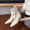 Botas Slim Estilo Coreano Invisibles que Aumentan la Altura 2026 Otoño/Invierno Tacón Medio Punta Cuadrada Pequeña Elásticas de Caña Corta que Envuelven la Pierna para Mujer